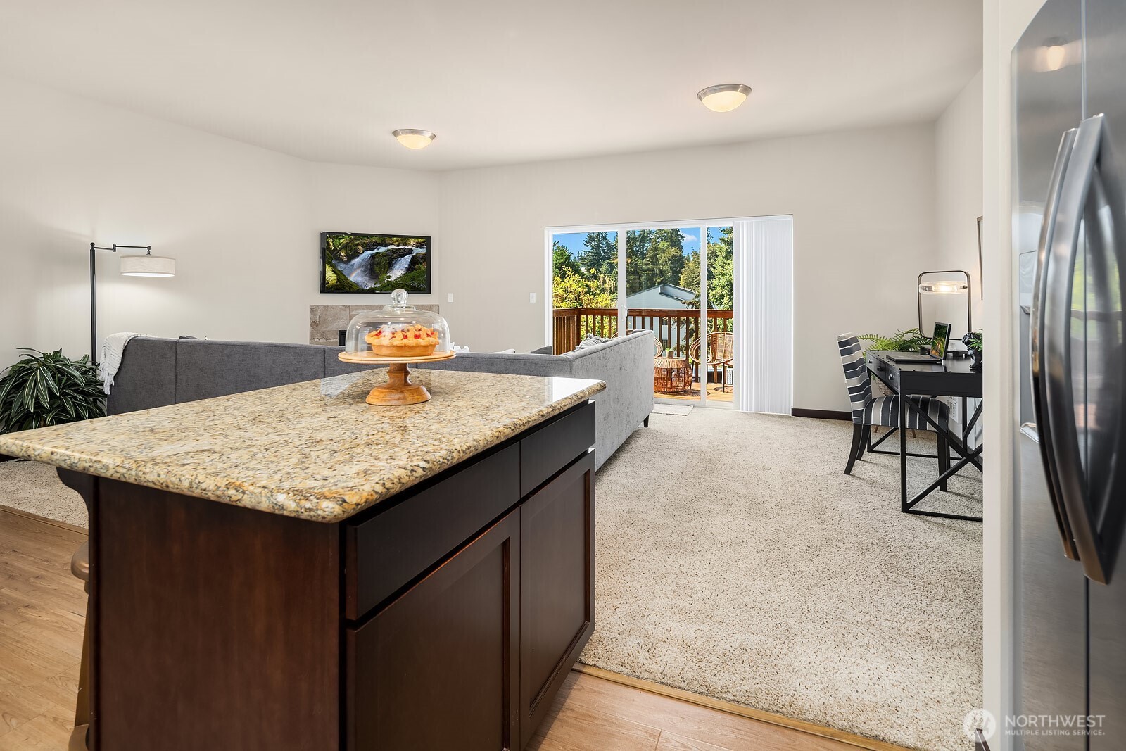 7236 212th Street Southwest, Unit B Edmonds, WA 98026 - Photo 13 of 29 Gallery Image 13