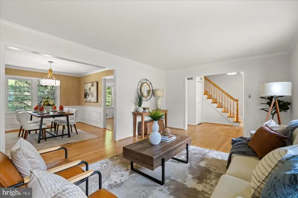 $1,600,000 | 1732 Chesterford Way, McLean, VA 22101