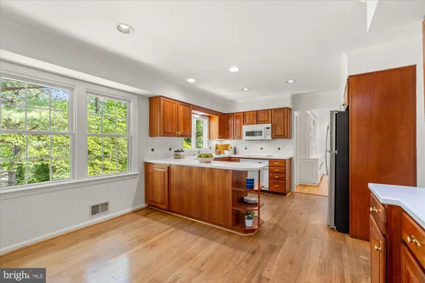 $1,600,000 | 1732 Chesterford Way, McLean, VA 22101