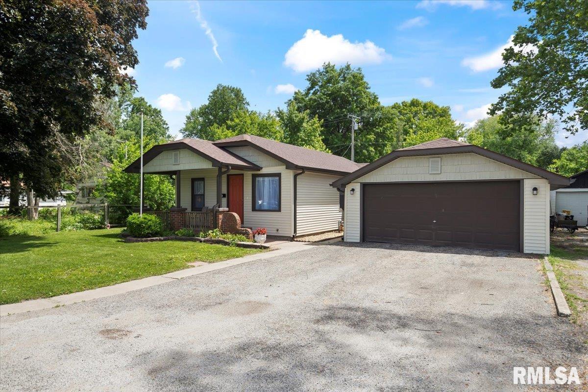 3024 South Allis Street Springfield, IL 62703 - Photo 1 of 25 Gallery Image 1