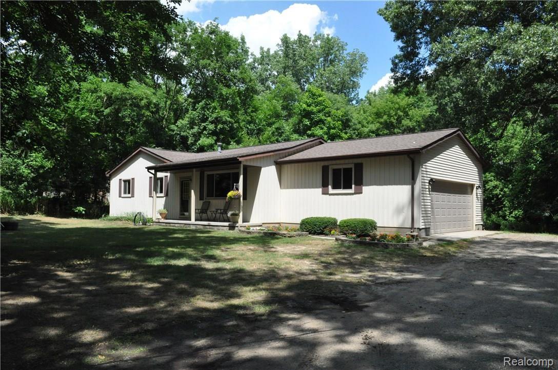 8409 Teahen Road Brighton, MI 48116 - Photo 1 of 13 1.JPG