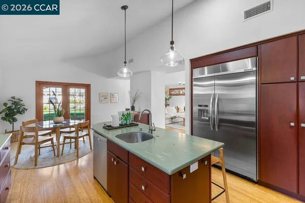 $1,565,000 | 1079 West Holly Street, Walnut Creek, CA 94598