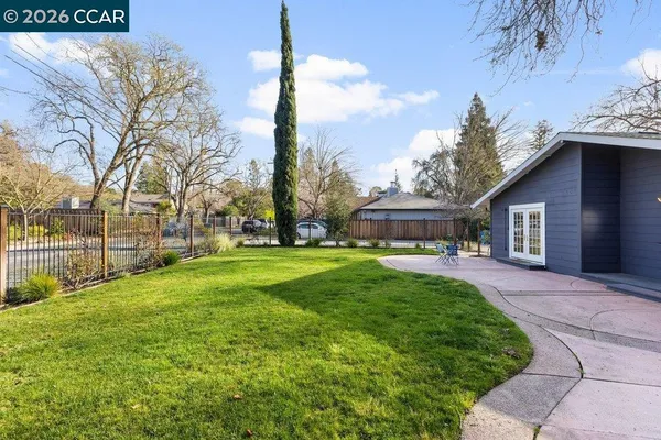 $1,565,000 | 1079 West Holly Street, Walnut Creek, CA 94598