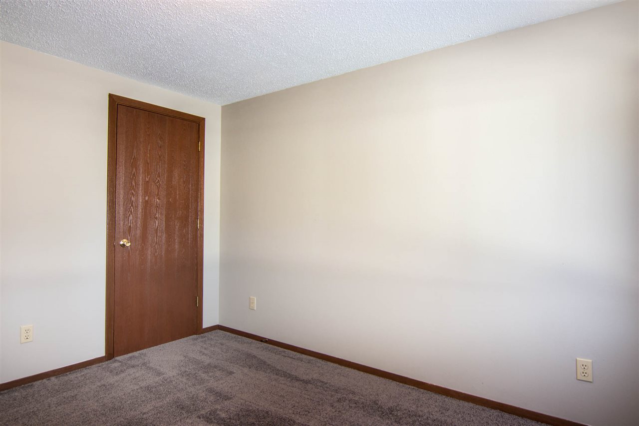 983 Winborne Road Lake Summerset, IL 61019 - Photo 19 of 22 a view of an empty room