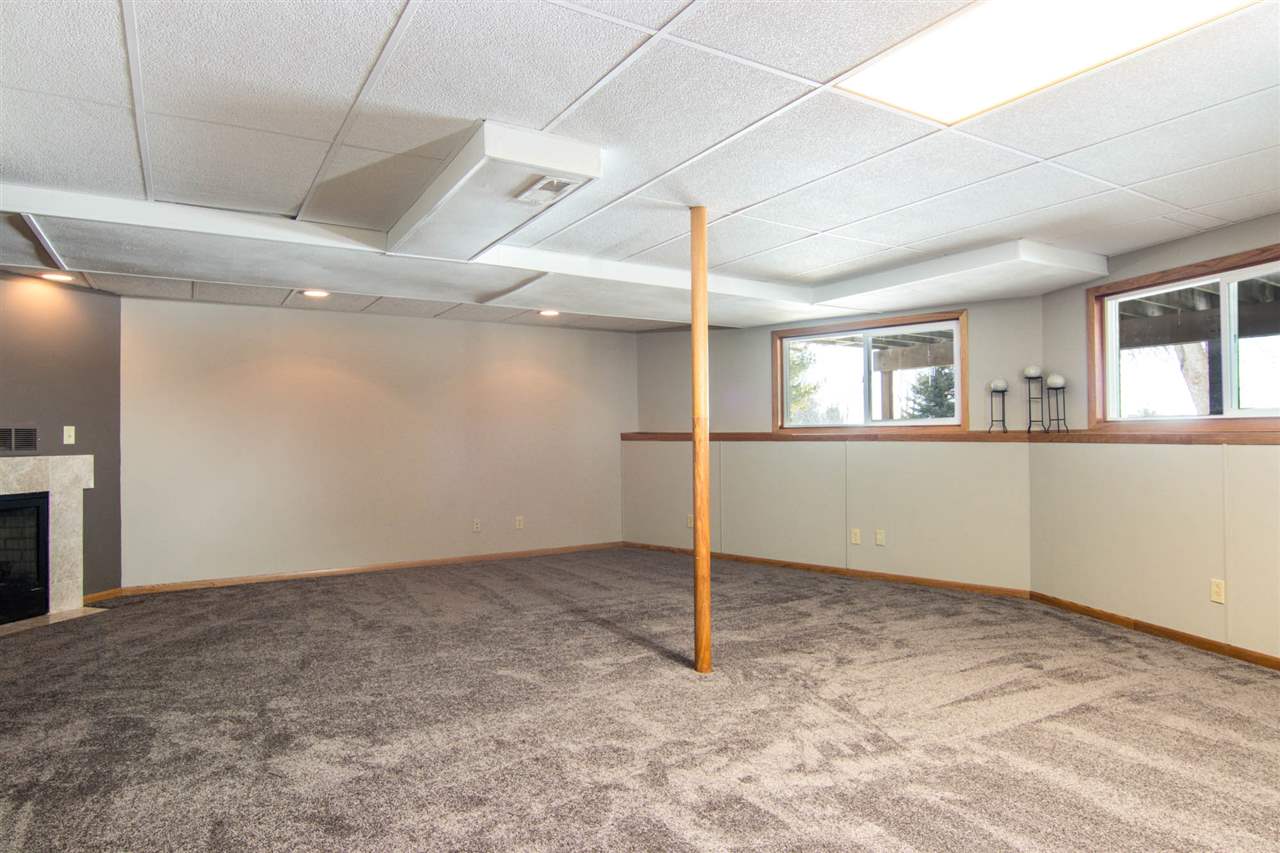 983 Winborne Road Lake Summerset, IL 61019 - Photo 10 of 22 a view of an empty room with a window