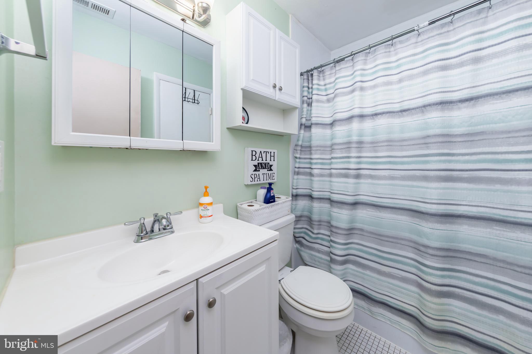 17 Adams Street Swedesboro, NJ 08085 - Photo 12 of 21 Full Bathroom