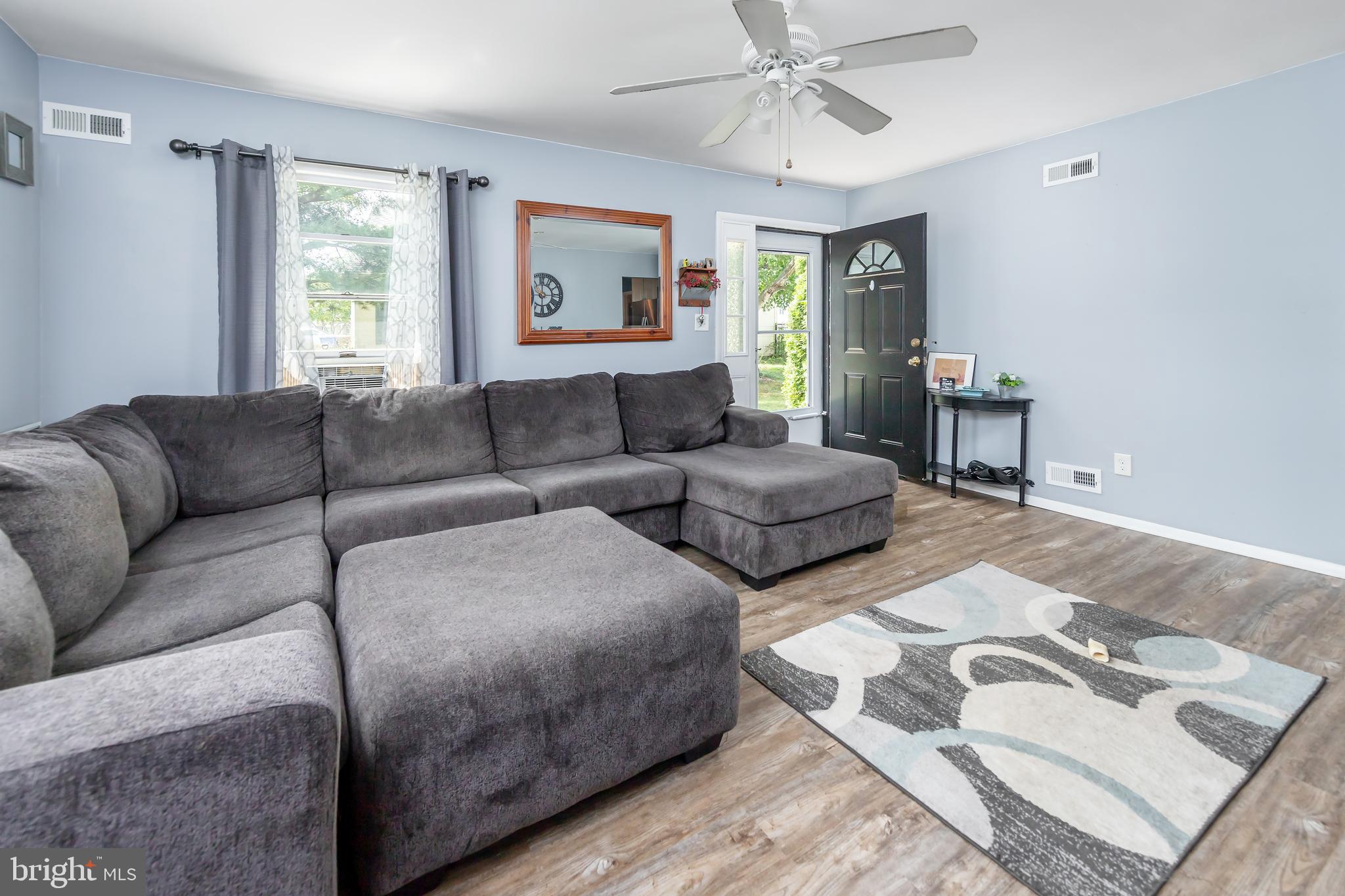 17 Adams Street Swedesboro, NJ 08085 - Photo 3 of 21 Living Room