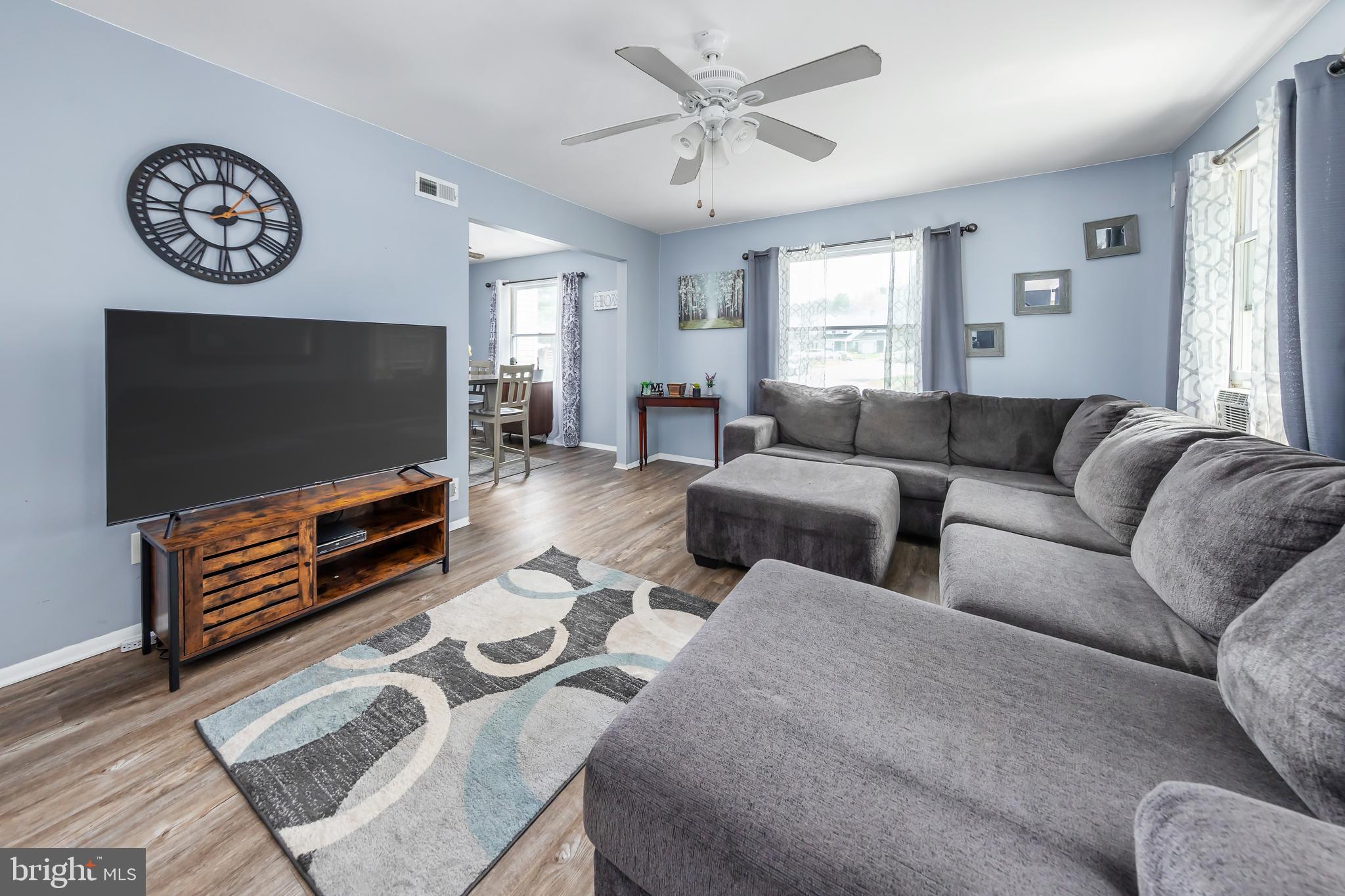 17 Adams Street Swedesboro, NJ 08085 - Photo 4 of 21 Living Room