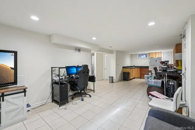 a bedroom with bed and two lamp