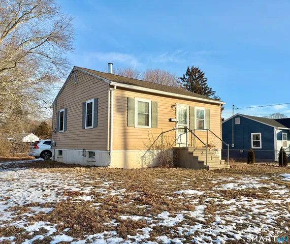 $259,000 | 275 Midway Ovl, Groton, CT 06340