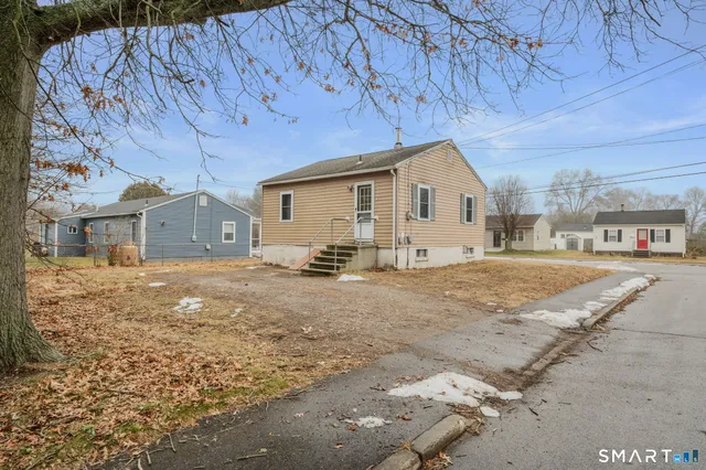 $249,900 | 275 Midway Ovl, Groton, CT 06340