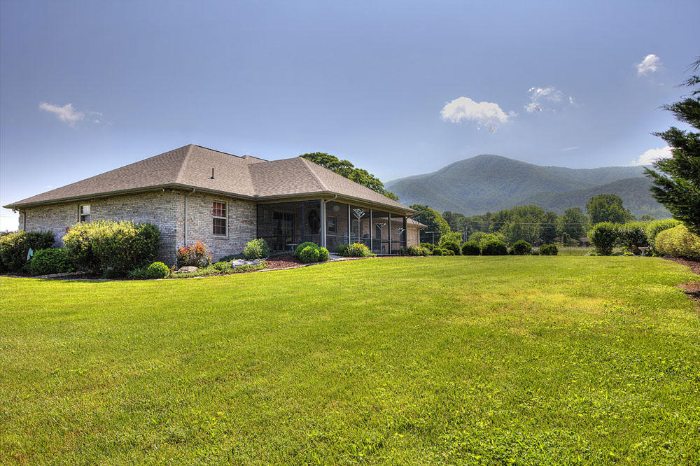 3939 Katy Hollar Rd. Sevierville, TN 37862 - Photo 2 of 36 IMG_1437LR