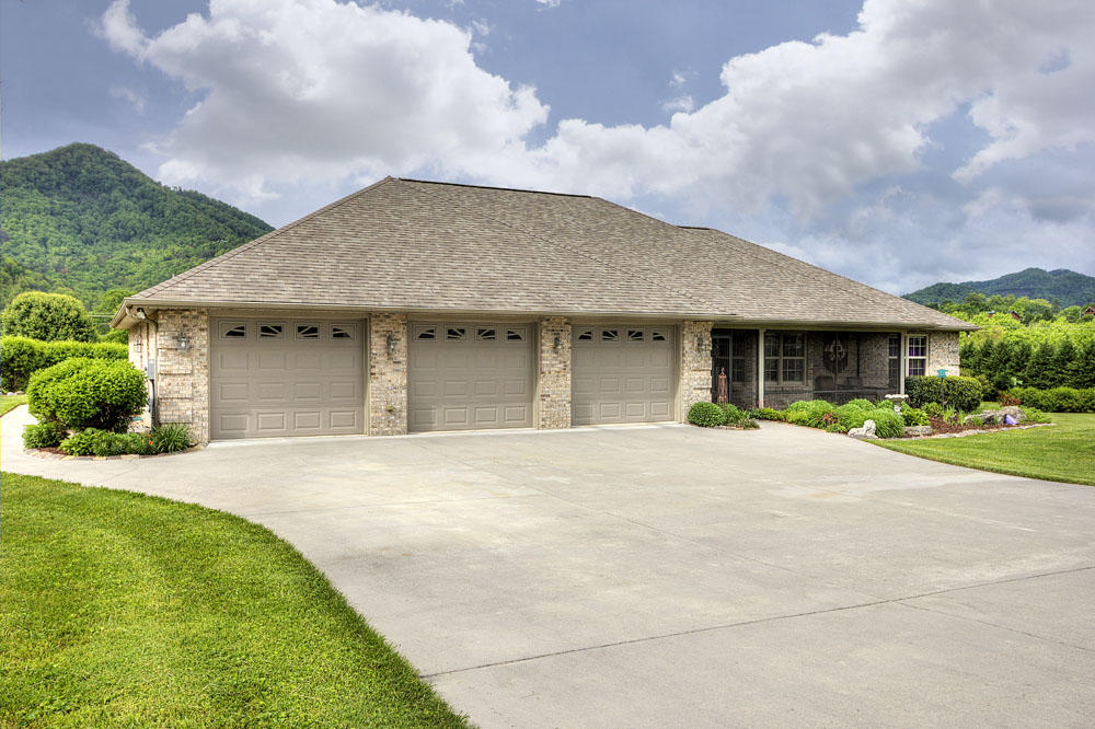 3939 Katy Hollar Rd. Sevierville, TN 37862 - Photo 34 of 36 IMG_9735LR