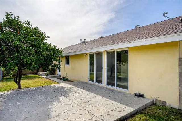 $4,000 | 7948 De Soto Avenue, Canoga Park, CA 91304