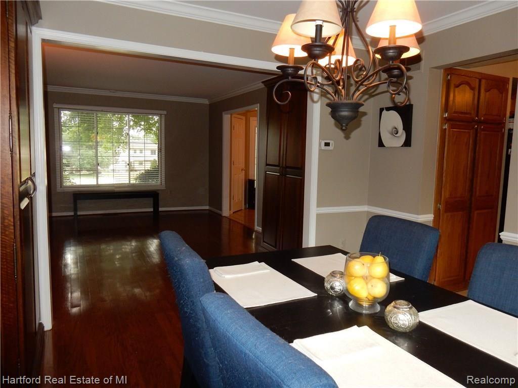 36768 Chesapeake Road Farmington Hills, MI 48335 - Photo 17 of 49