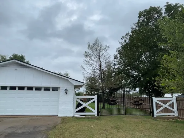 $329,000 | 11015 China Spring Road, Waco, TX 76708