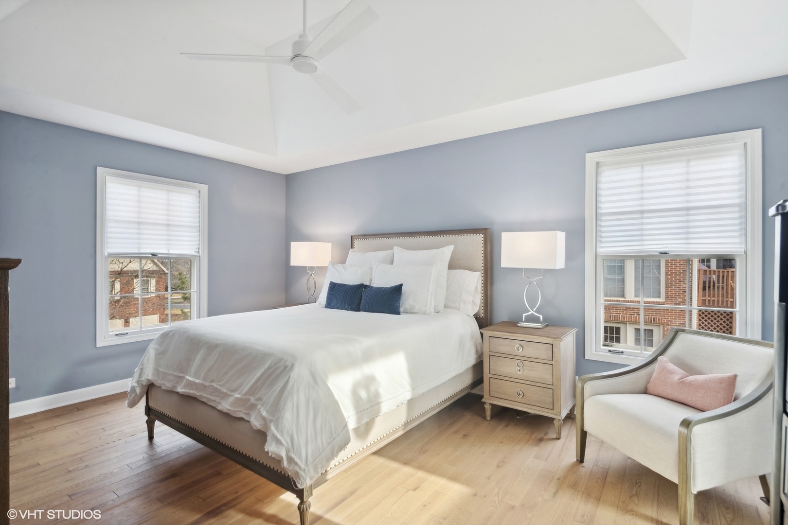 853 Seminary Circle Glen Ellyn, IL 60137 - Photo 17 of 26 a bedroom with a bed and a couch