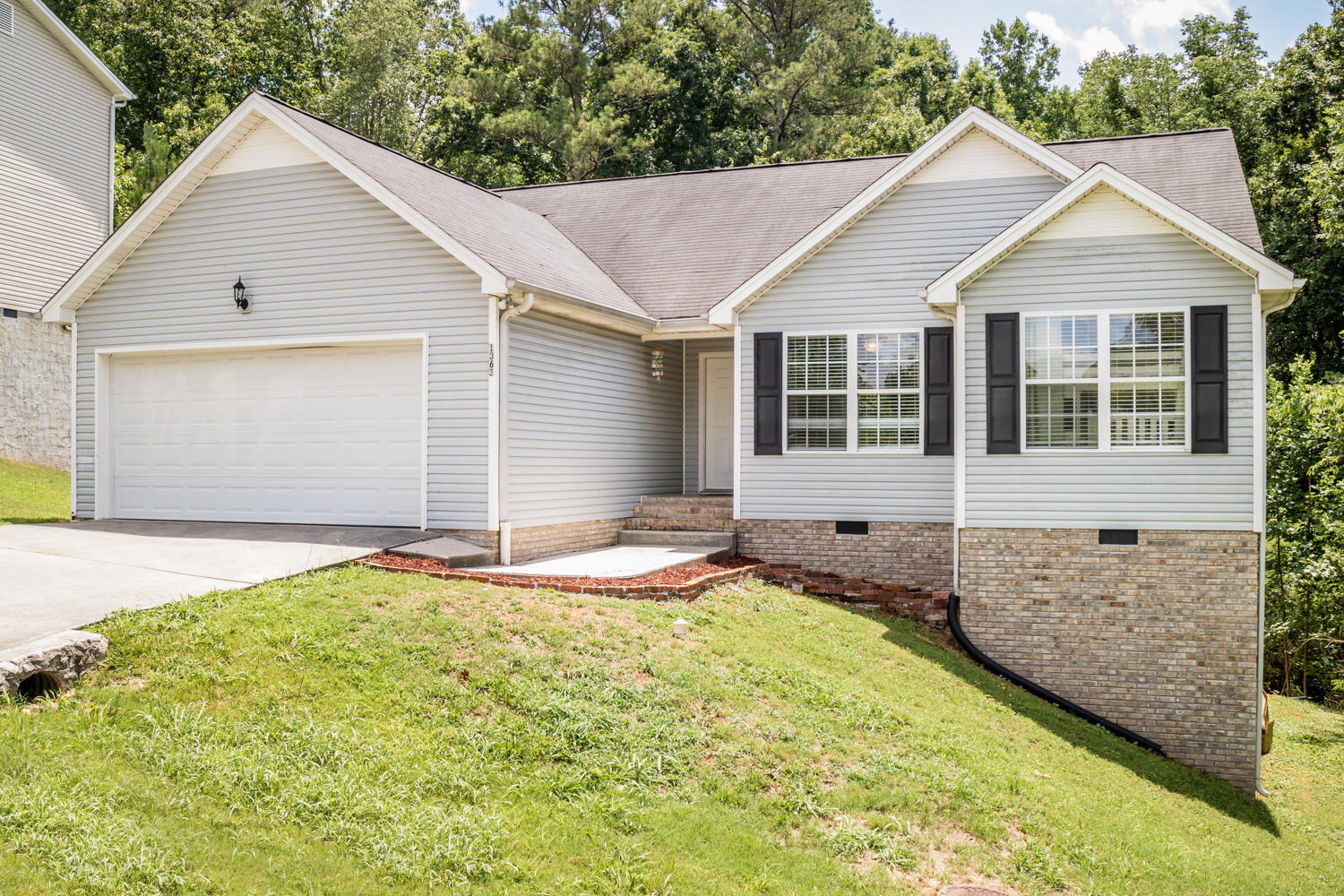1363 Springview Drive Chattanooga, TN 37421 - Photo 2 of 29 1363_Springview_Dr_02