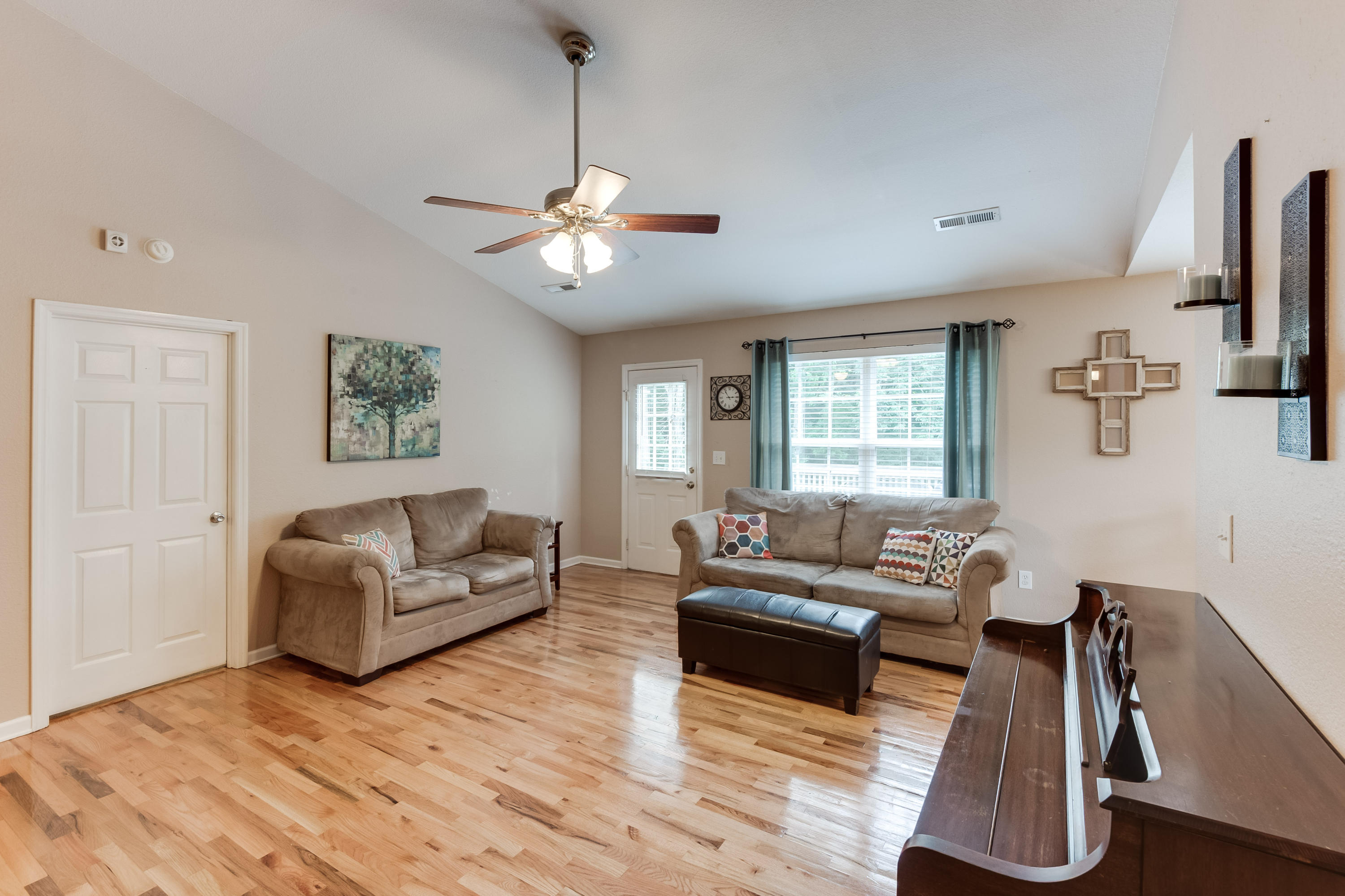 1363 Springview Drive Chattanooga, TN 37421 - Photo 5 of 29 DSC_4056