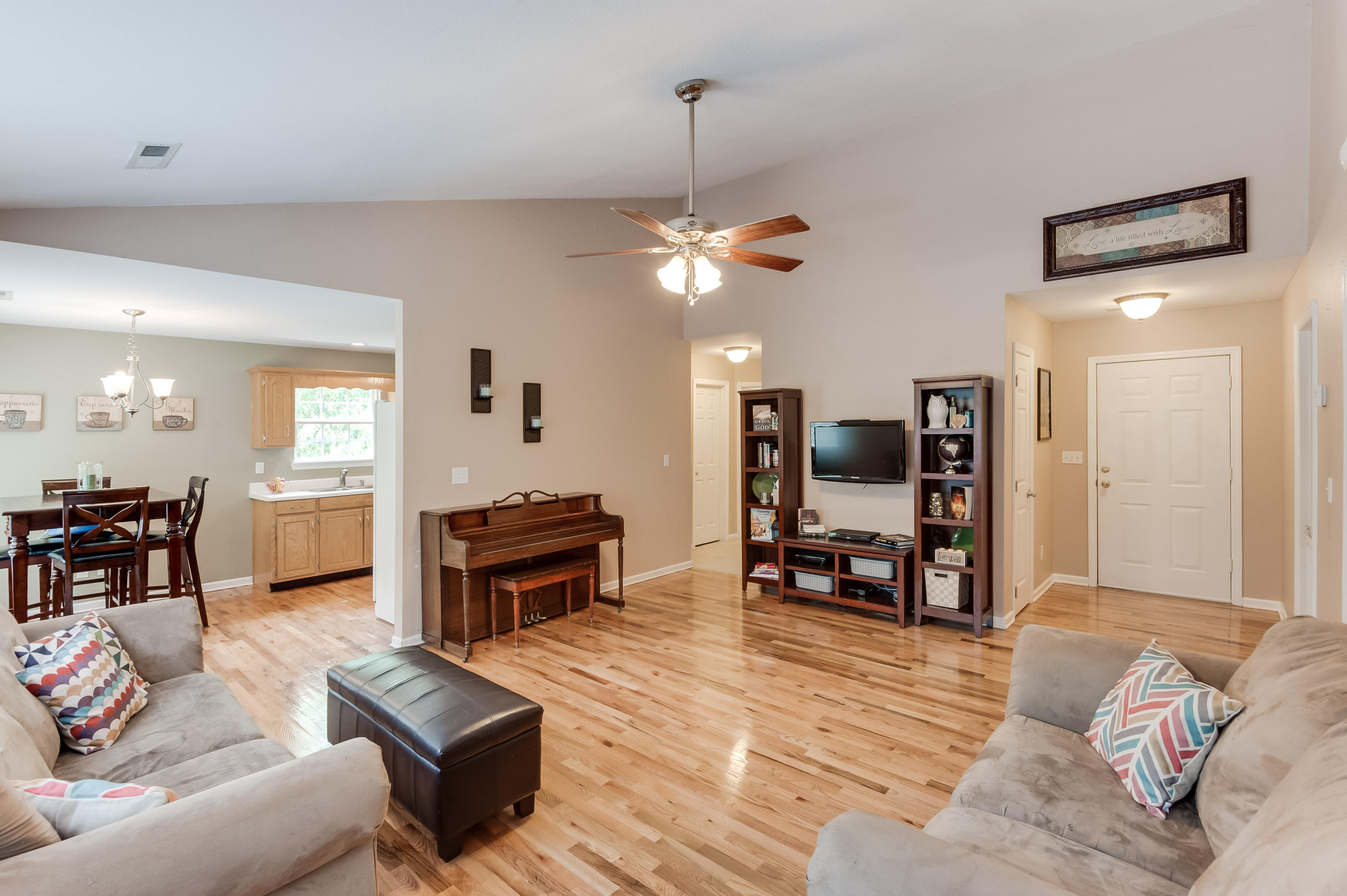 1363 Springview Drive Chattanooga, TN 37421 - Photo 7 of 29 DSC_4038
