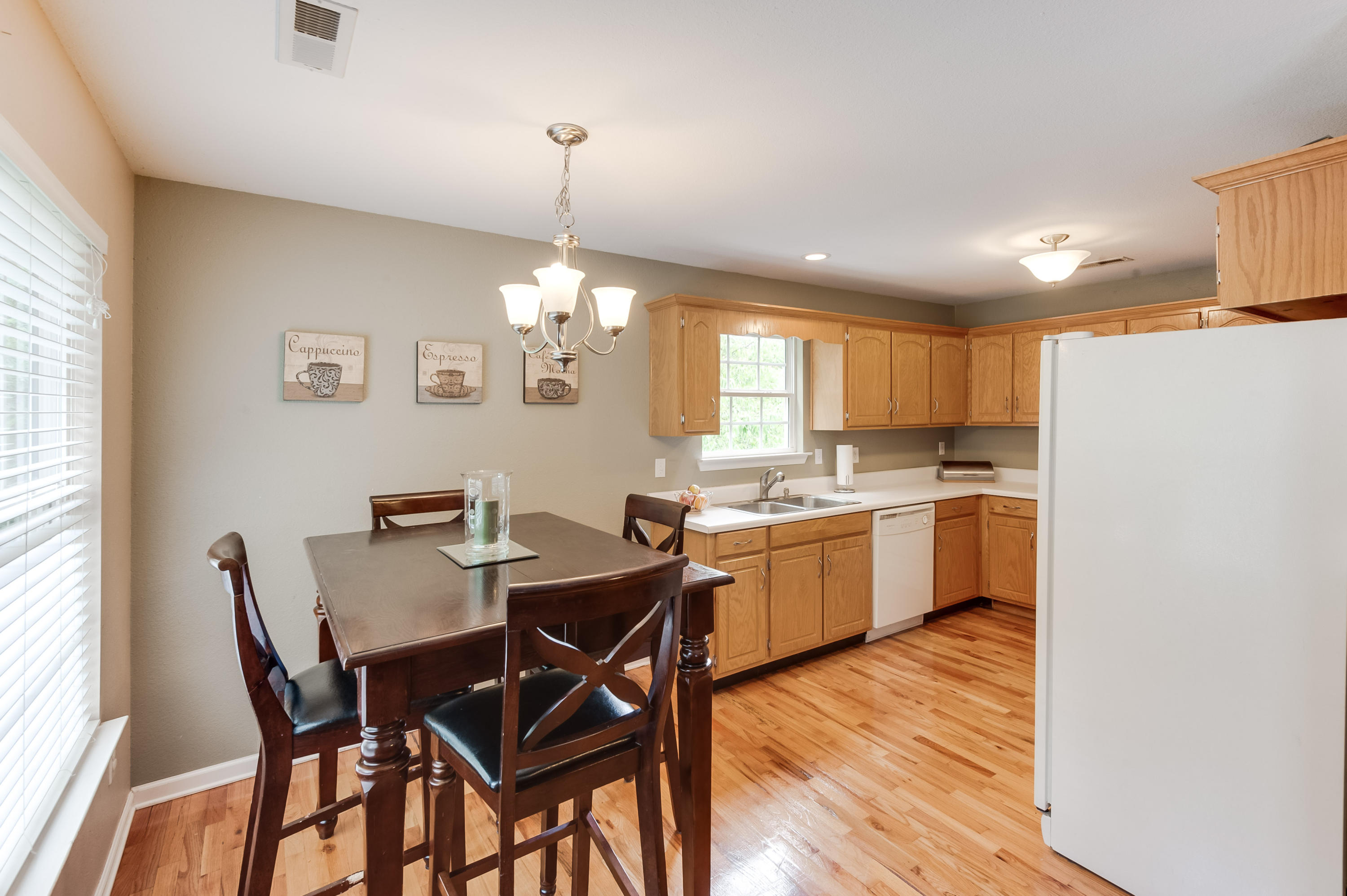 1363 Springview Drive Chattanooga, TN 37421 - Photo 8 of 29 DSC_4074