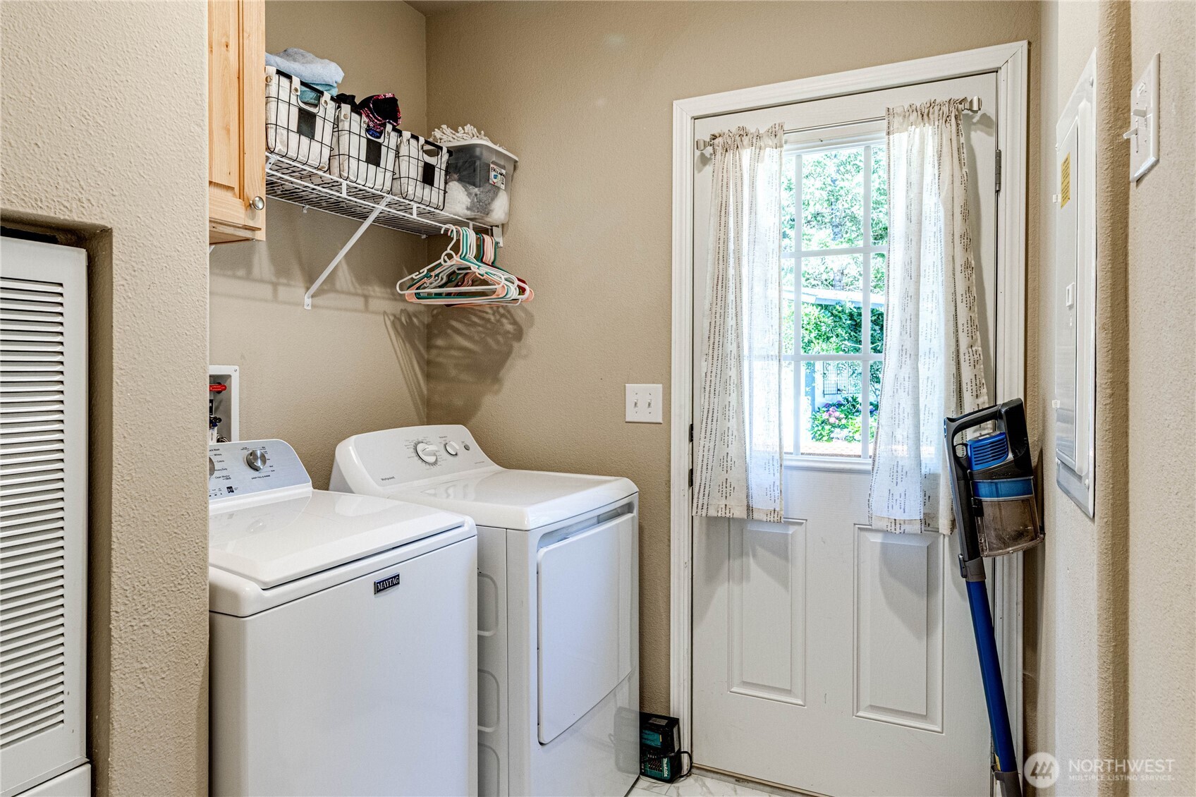 51 Sunflower Road Port Angeles, WA 98363 - Photo 21 of 40 a utility room with dryer and washer