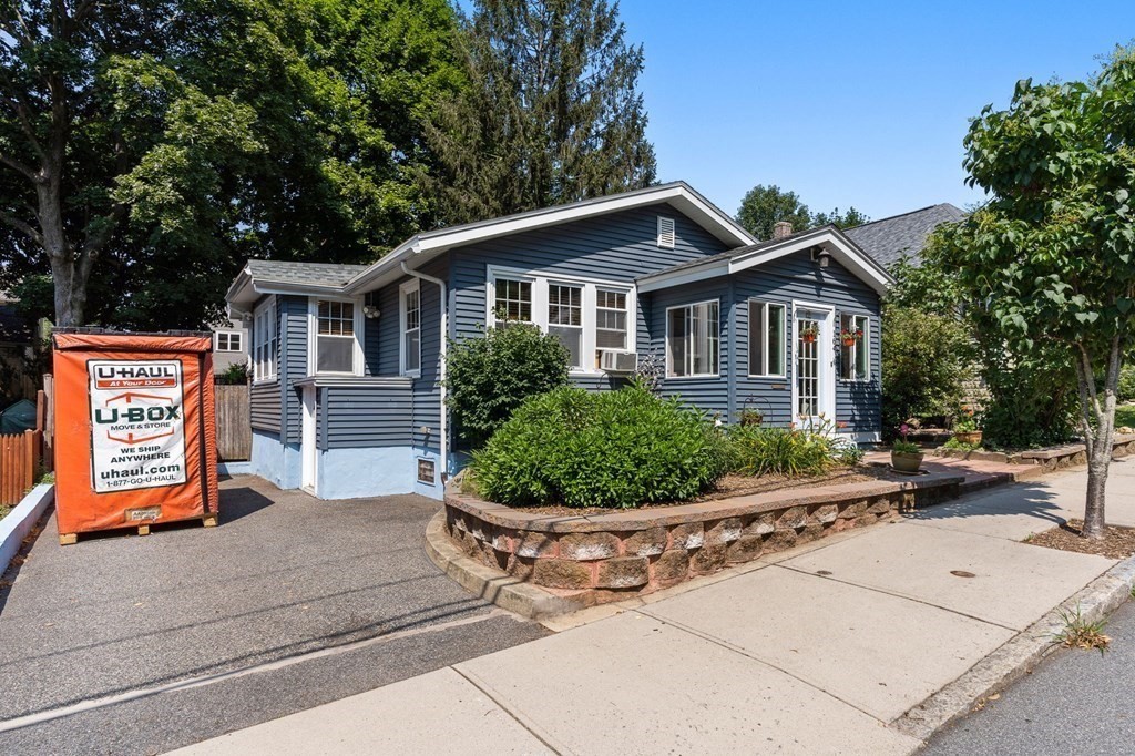 164 Ashcroft Road Medford, MA 02155 - Photo 2 of 42 Gallery Image 2
