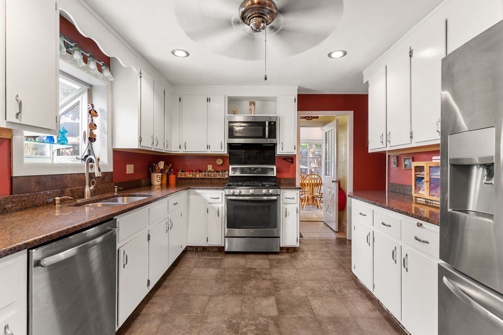 164 Ashcroft Road Medford, MA 02155 - Photo 10 of 42 Gallery Image 10