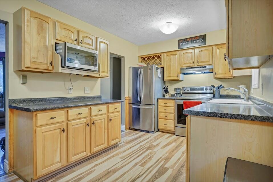 400 Old Greene Road Lewiston, ME 04240 - Photo 11 of 32 400 Old Green Rd_107 kitchen 3