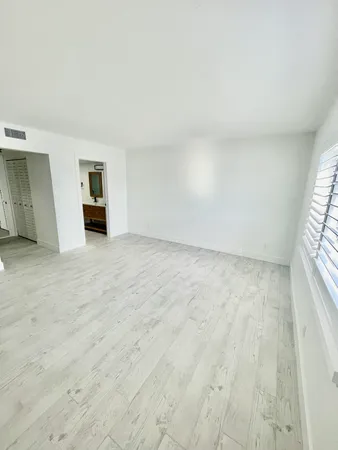 $3,000 | 300 Croton Avenue, Unit 202, Lantana, FL 33462