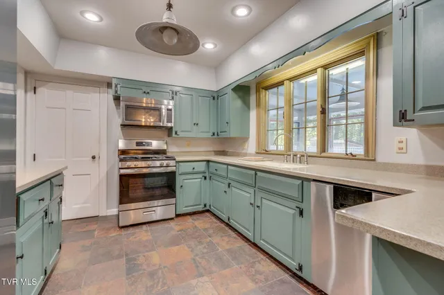 $499,000 | 421 High Ridge Road, Kingsport, TN 37660