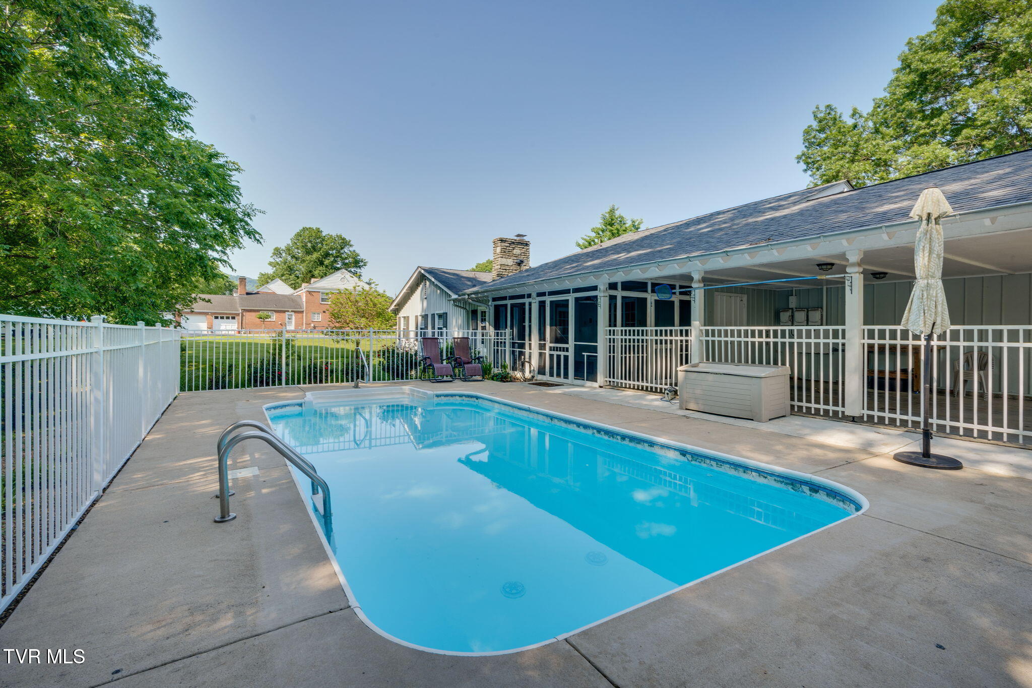 421 High Ridge Road Kingsport, TN 37660 - Photo 6 of 45 035