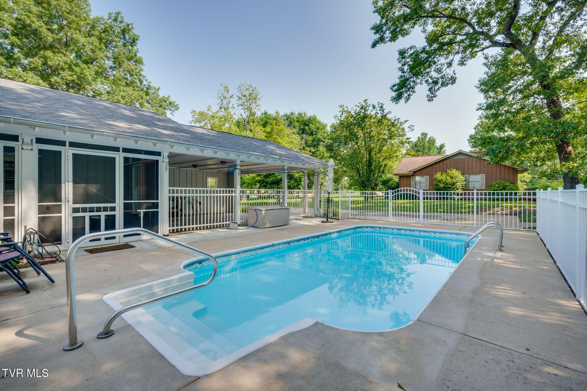 421 High Ridge Road Kingsport, TN 37660 - Photo 7 of 45 034