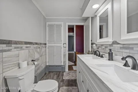 $399,999 | 252 Main Street, Schoharie, NY 12157