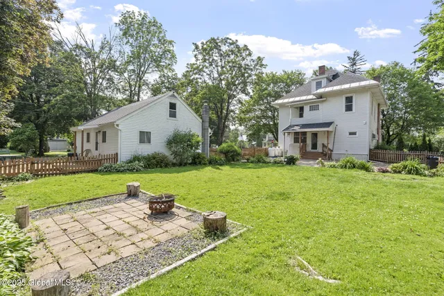 $399,999 | 252 Main Street, Schoharie, NY 12157