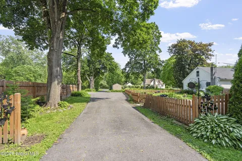 $399,999 | 252 Main Street, Schoharie, NY 12157