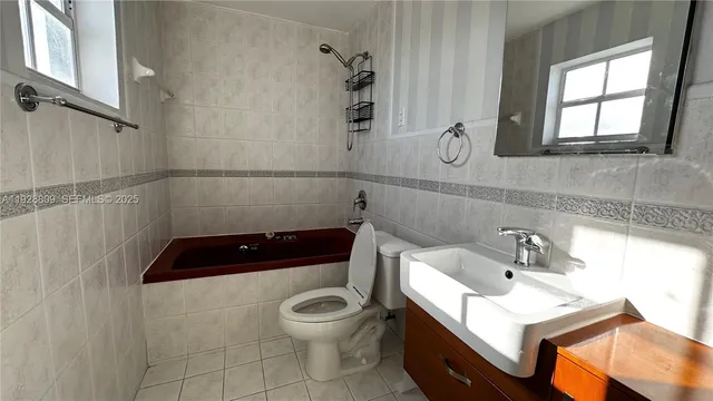 $2,400 | 7825 Northeast Bayshore Court, Unit 504, Miami, FL 33138