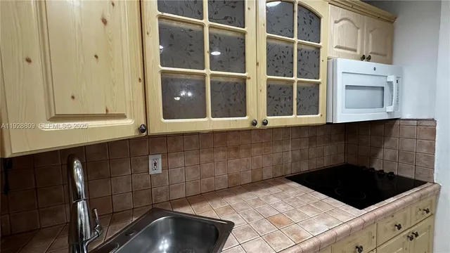 $2,400 | 7825 Northeast Bayshore Court, Unit 504, Miami, FL 33138