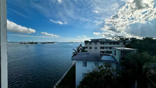 $2,400 | 7825 Northeast Bayshore Court, Unit 504, Miami, FL 33138