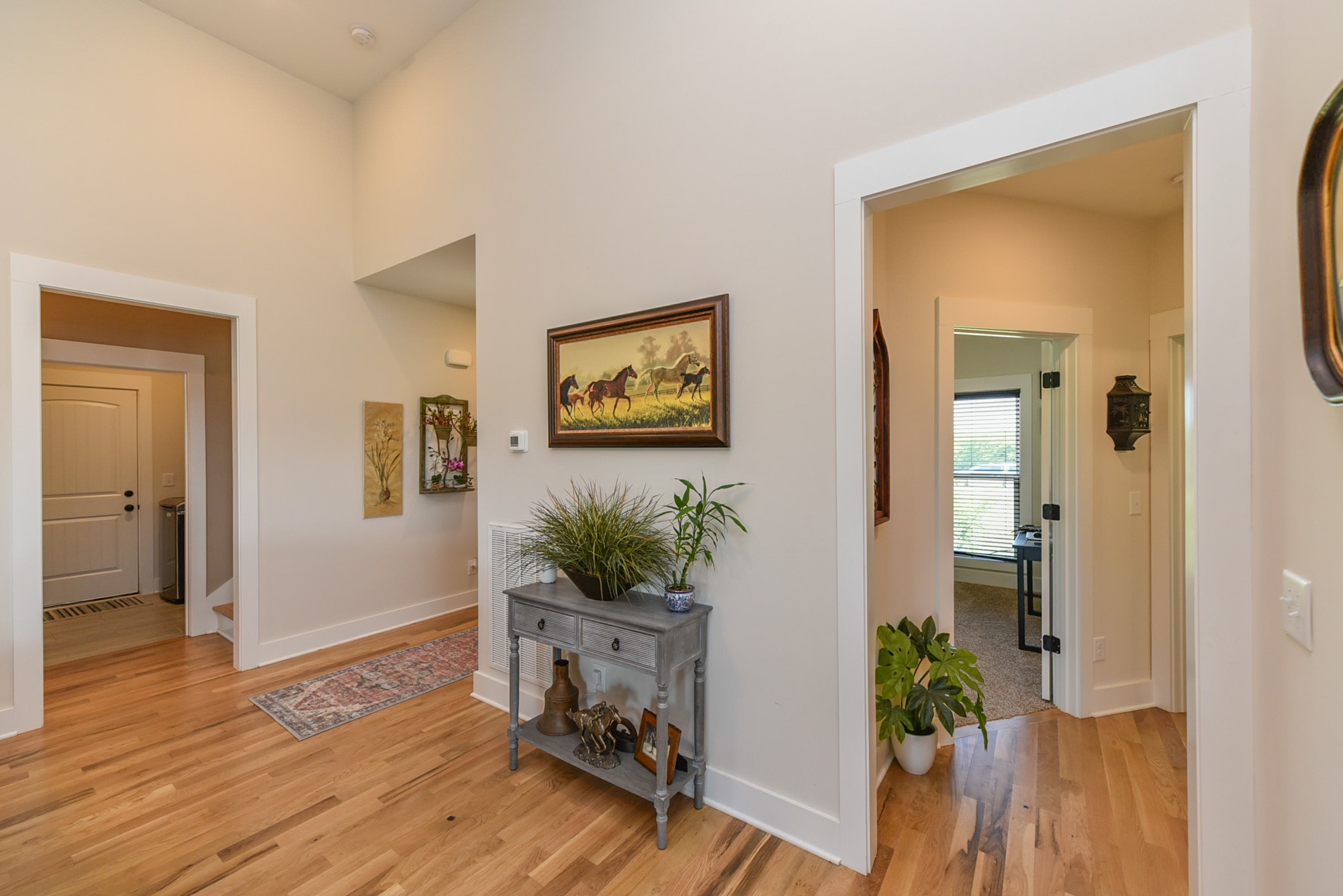4817 Barren Plains Road Springfield, TN 37172 - Photo 5 of 31 a room with furniture and a potted plant