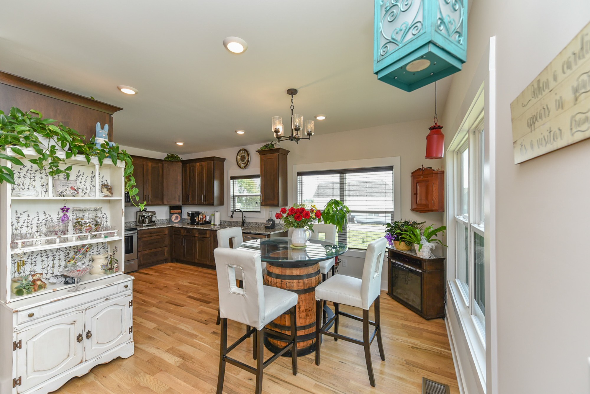 4817 Barren Plains Road Springfield, TN 37172 - Photo 10 of 31 a kitchen with a table and chairs in it