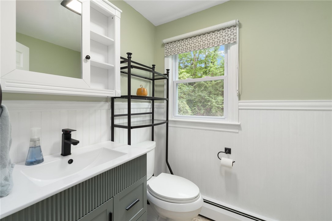 30 Abigail Street Warwick, RI 02818 - Photo 6 of 38