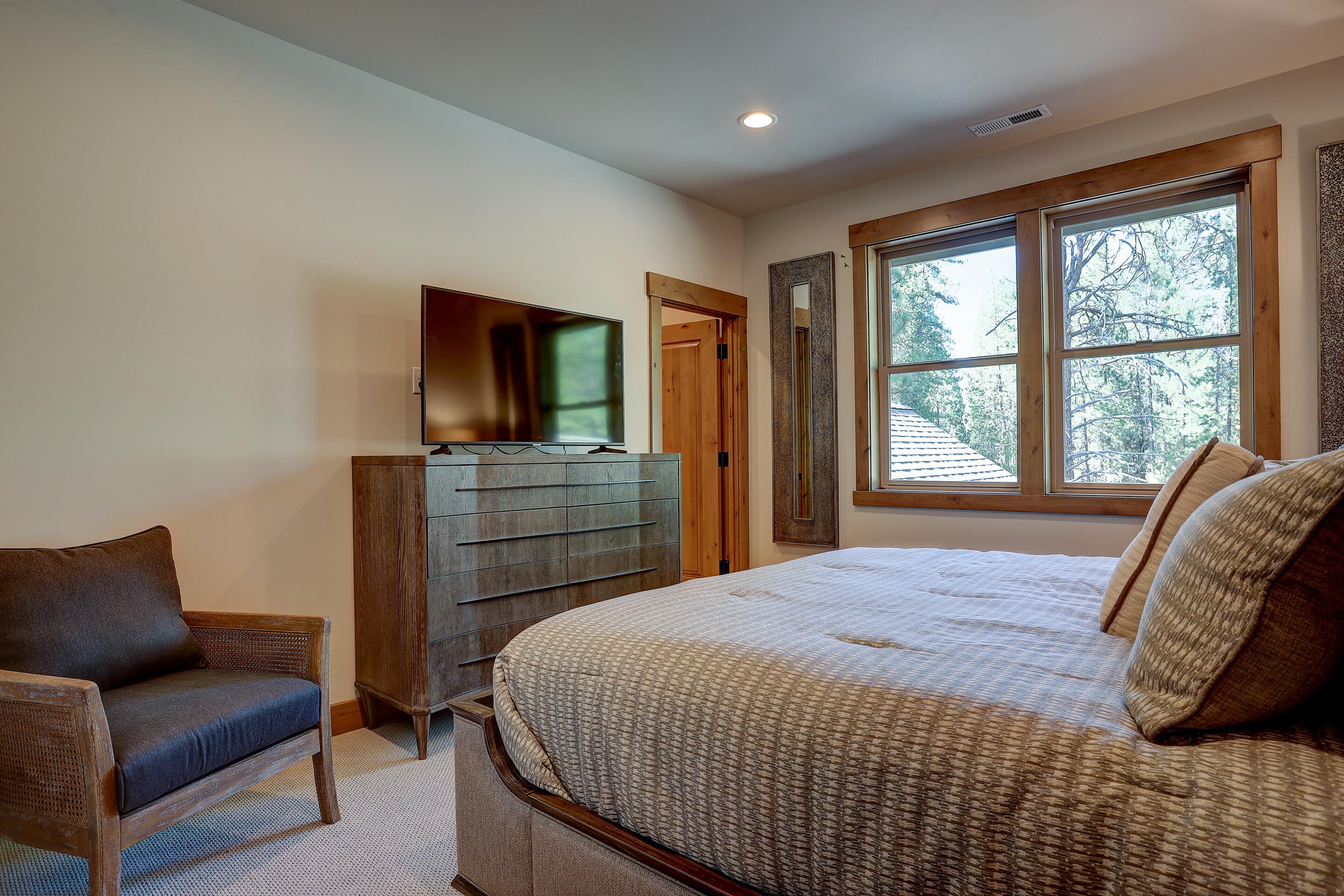56248 Sable Rock Loop Bend, OR 97707 - Photo 64 of 87 Bedroom #5