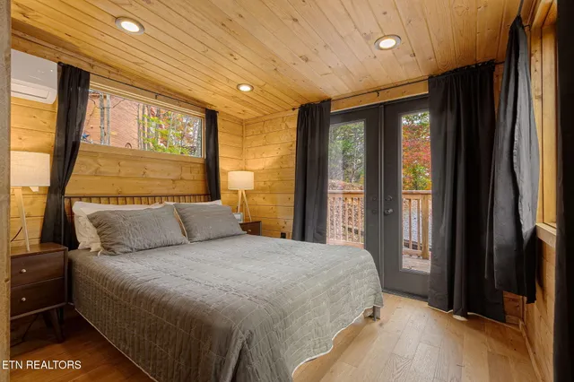 $349,900 | 4167 Chamberlain Lane, Sevierville, TN 37862