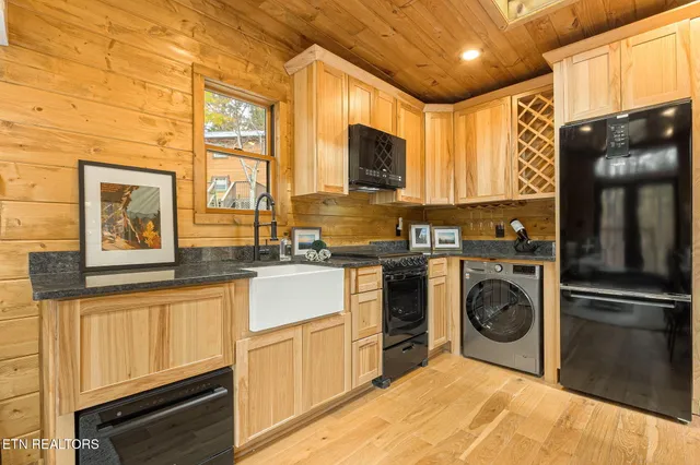 $349,900 | 4167 Chamberlain Lane, Sevierville, TN 37862