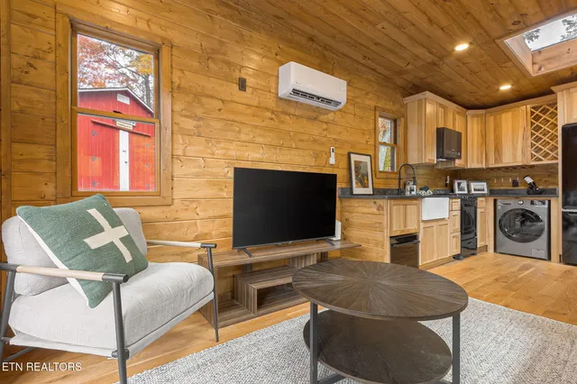 $349,900 | 4167 Chamberlain Lane, Sevierville, TN 37862