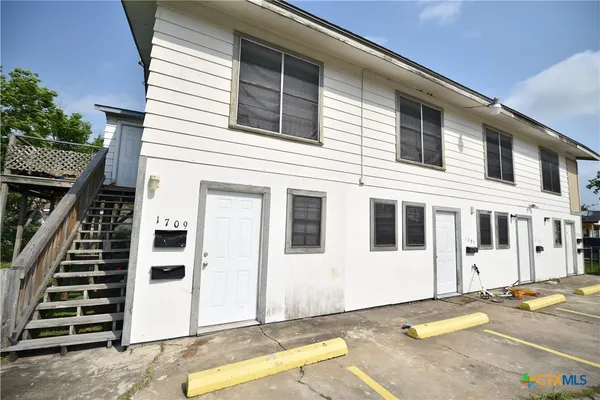 $229,000 | 1705 Holloman Drive, Port Lavaca, TX 77979