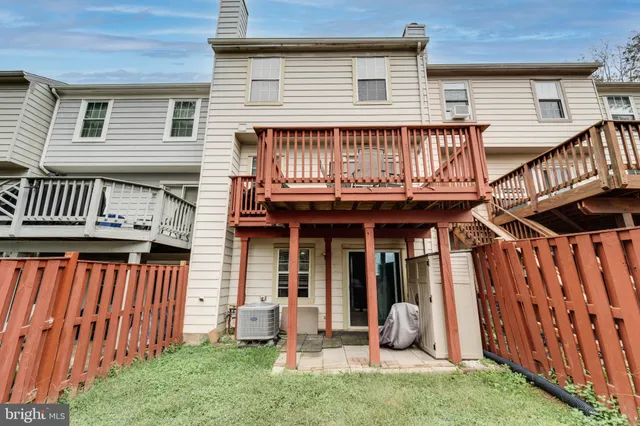 $449,000 | 14072 Oxbridge Inn Court, Woodbridge, VA 22193