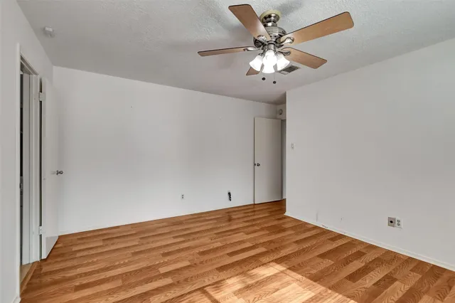 $2,250 | 1311 Oak Hollow Drive, Friendswood, TX 77546