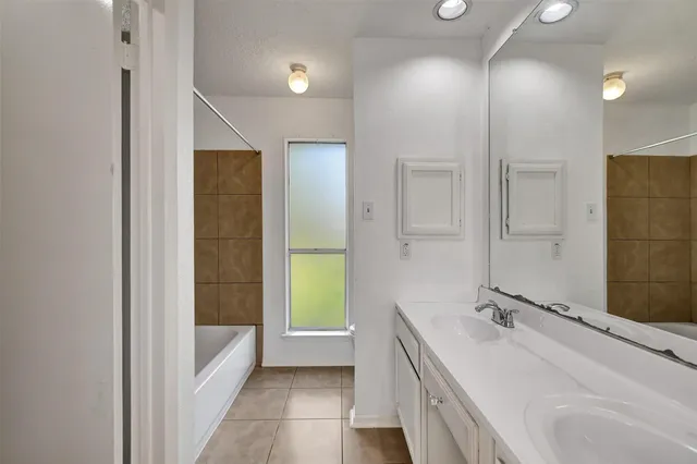 $2,250 | 1311 Oak Hollow Drive, Friendswood, TX 77546